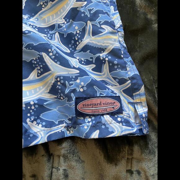 Vineyard Vines Boy's Blue Fish Pattern Swim Shorts Y Med - Picture 2 of 3